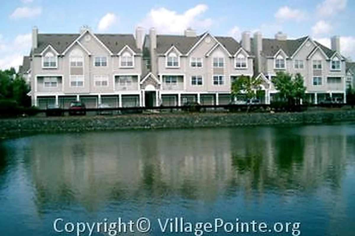 Village Pointe homes beside the water